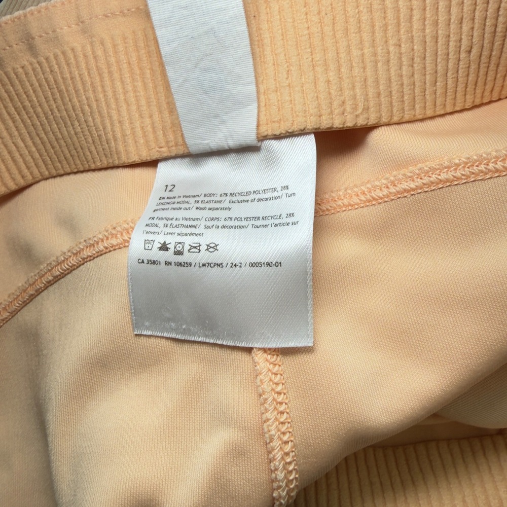 Lululemon Size 12 Softstreme High Rise Peach Bellini Ribbed Shorts Pockets - Picture 11 of 12